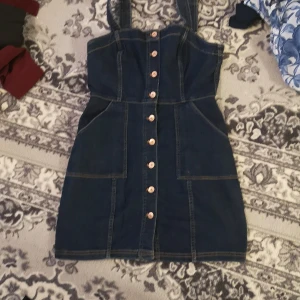 S - Den så gulligt o söt storlek är 38 elr S 