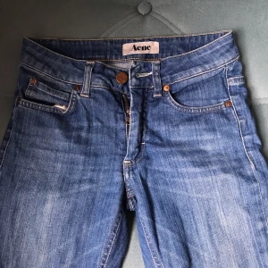 Acne jeans small - Size 25 waist and leg 32 - would fit a size 8. High waist perfect fit and excellent condition 