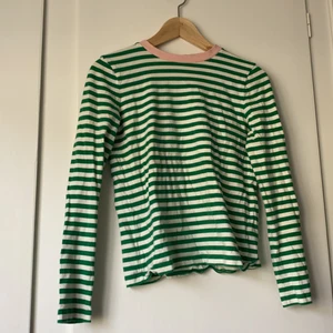 And other stories tröja - Köpt 2019. Storlek 36, men passar som small.