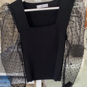 Mango tröja  - Otroligt fin tröja från mango som tyvärr aldrig har kommit till användning då den inte riktigt är min stil! 