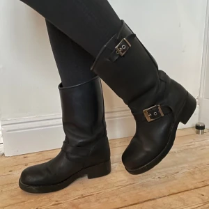 Johnny bulls  - Storlek - 36 men är som 37 för dem är stora i storleken