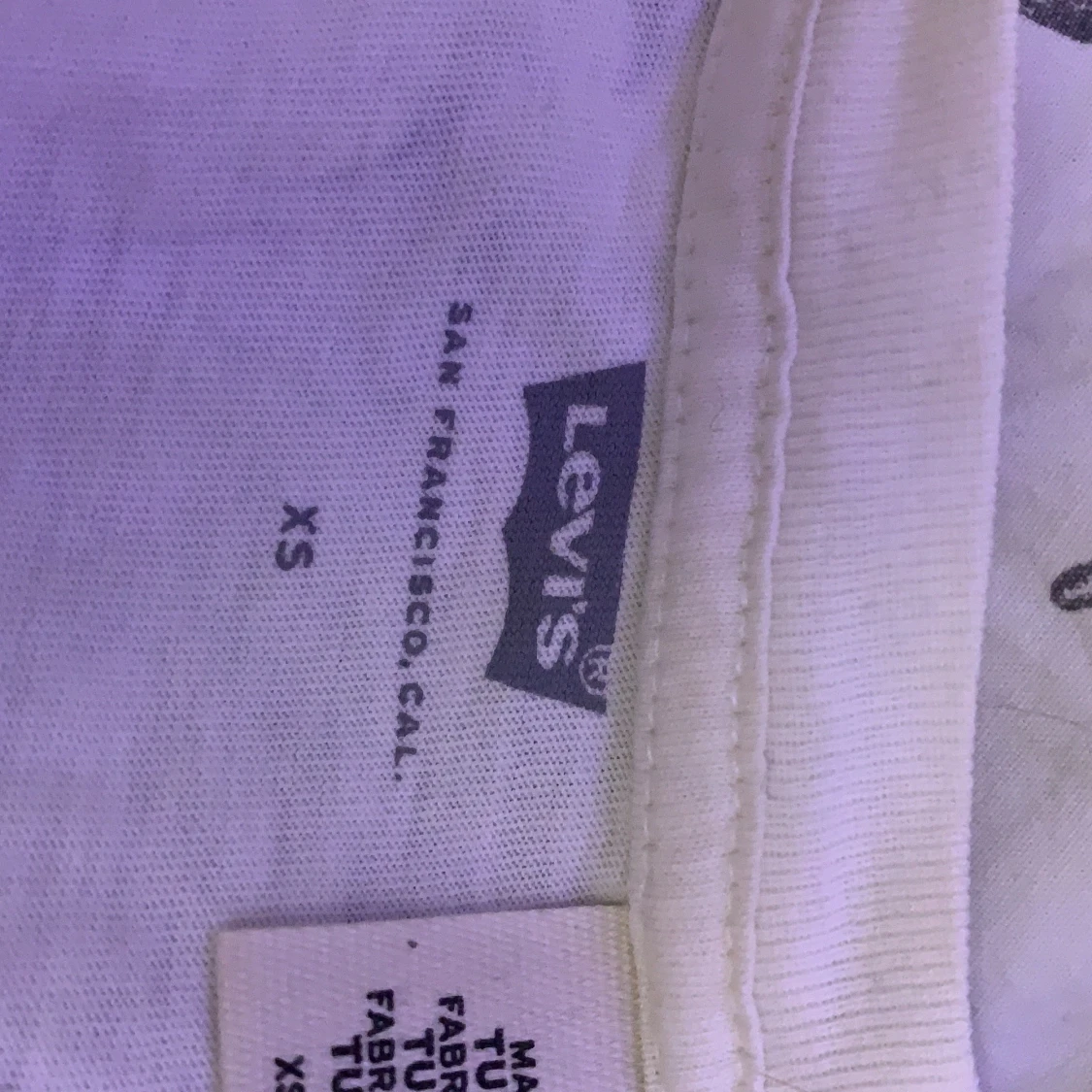 Vit Levi’s tröja - 91