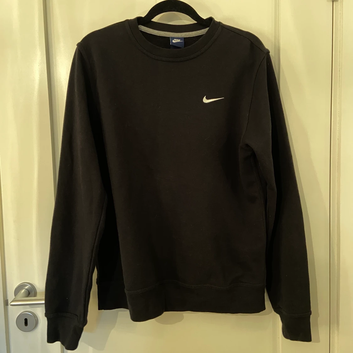 Nike svart sweatshirt