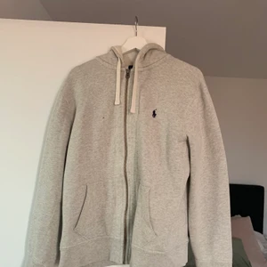 ralph lauren tröja  - grå mjukis tröja från ralph lauren storlek L 