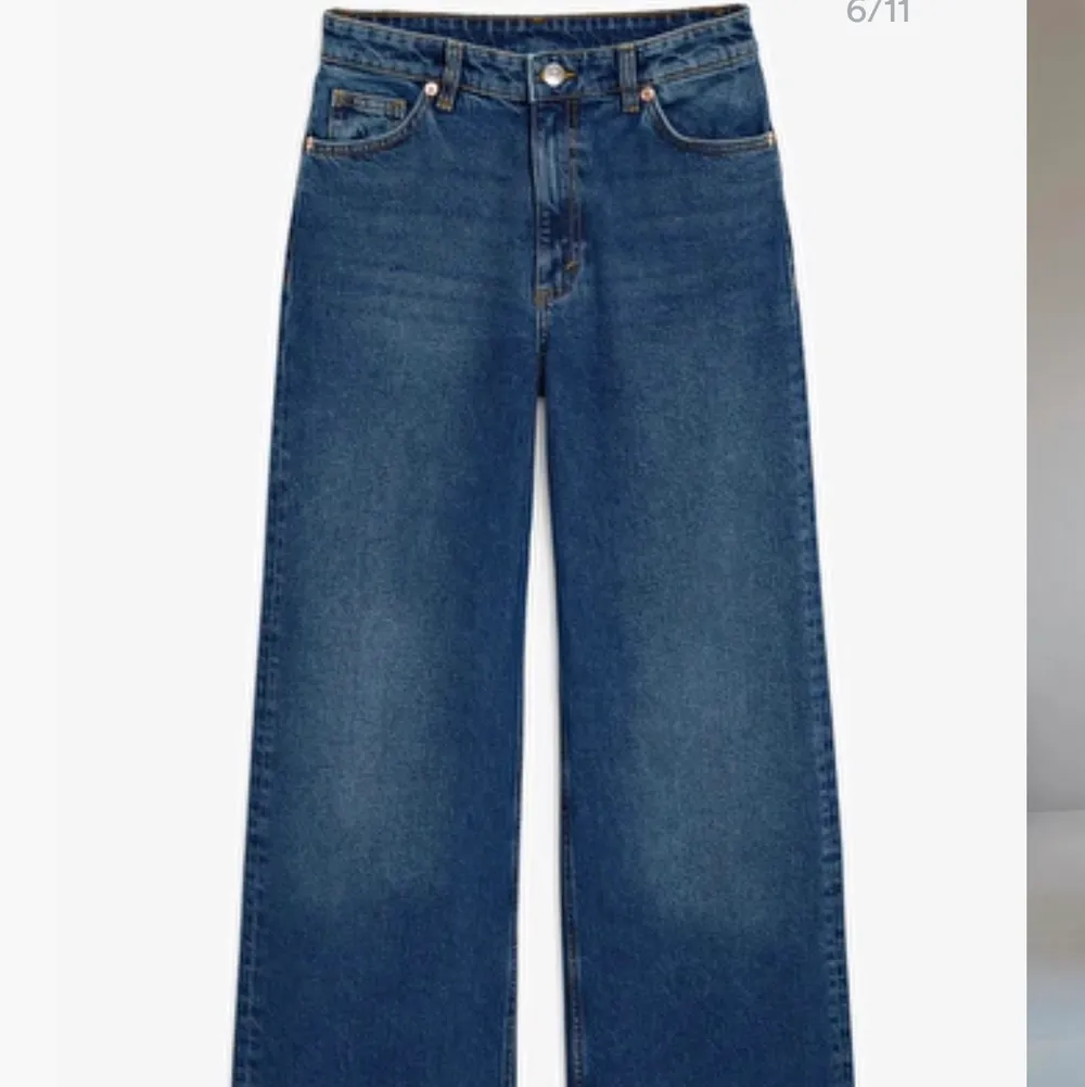 monki yoko byxor, använda endast en gång. säljer då jag inte tycker att de passar mig. först till kvarn ☺️. Jeans & Byxor.
