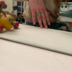 Ring - Superfin ring av jättefina glaspärlor i färgen grön. Helt ny och aldrig använd från Desert Design! Har en massa andra annonser där jag säljer samma typ av ring fast i massa andra olika färger så om ni är intresserade kan ni gärna gå in och kolla! Hör av er vid frågor eller funderingar!💞 köparen står för frakt 