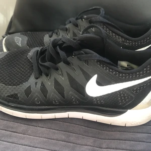 Svarta Nike skor - Helt rena och fina, inga defekter, storlek 39-40