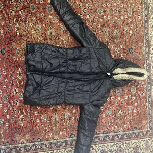 Snow/Ski Jacket - URGENT sale, cash or card payments accepted, shipping cost is not included in the advertised price