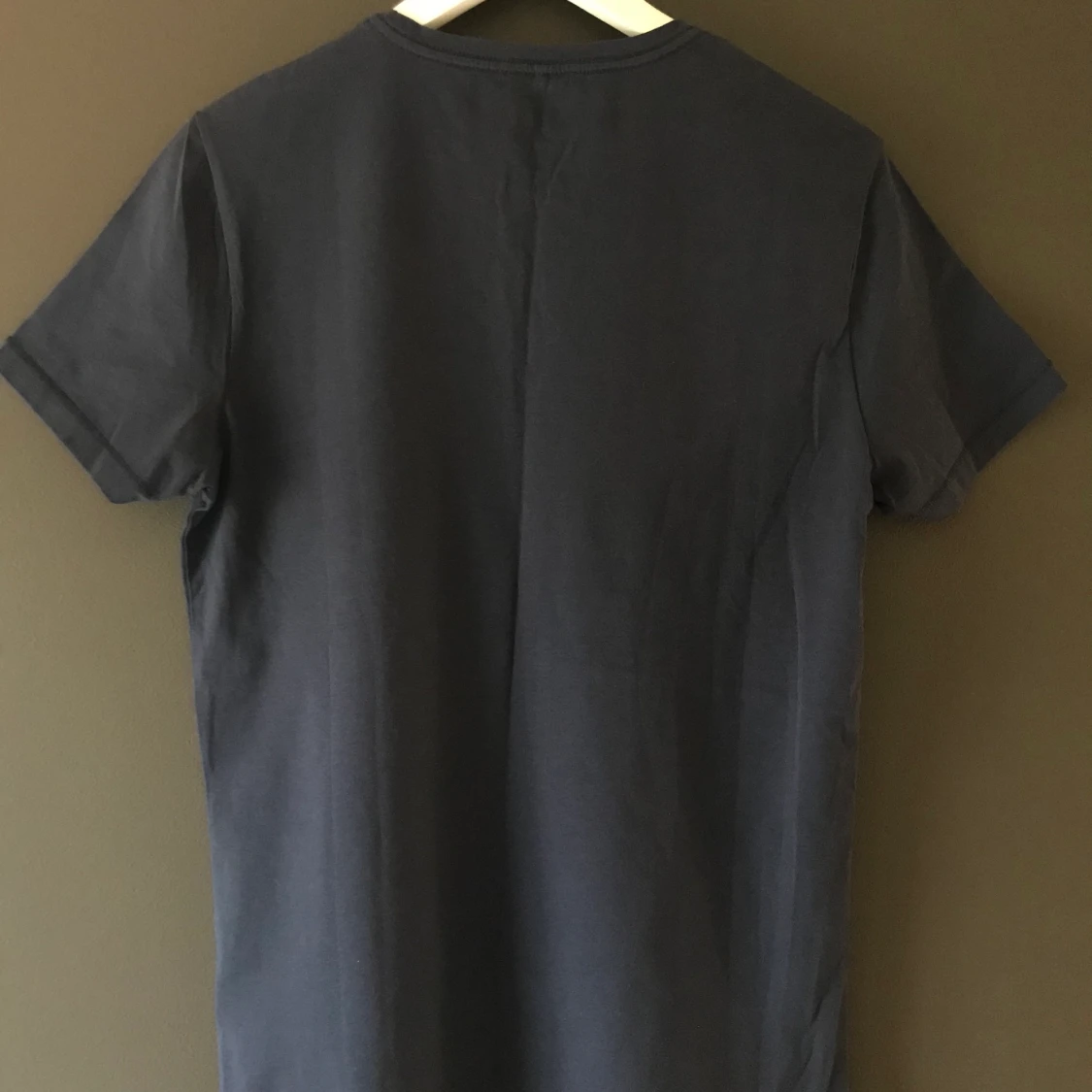 Mörkblå t-shirt - 90