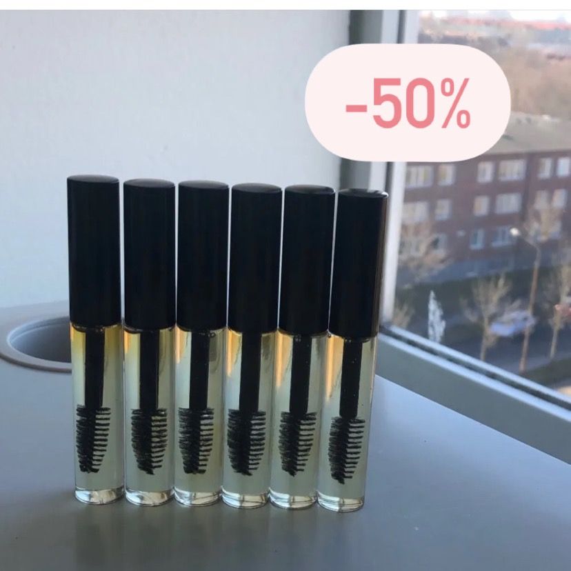 RESULTAT INOM NÅGRA DAGAR!💓 🎀Med detta högkvalitativa fransserum reparerar och ökar du antalet ögonfransar samt ökar längden på ögonfransarna genom dess aktiva ämnen. 🎀Den är gjord av Kokosolja, Jojoba olja, Ricinolja, Rosolja, Mandelolja Vitamin-E och Omega-3. 🎀Producerad med stor noggrannhet och hygien. 🎀Appliceras på dina ögonfransar och/ögonbryn på morgonen och innan du går och lägger dig. 🎀Tuben räcker upp till 6 månader. 🎀Längre och fylligare fransar redan efter 1-2veckor 🎀Före och efter bilden (19 Jan-1 Feb)! 🎀Ett extra gratis ögonfransborste i paketet. Nu för 50kr bara💗63kr inkl frakt💗. Skriv gärna en kommentar på att du har skickat PM💗. Övrigt.
