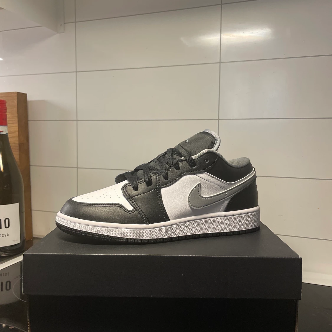 Jordan 1 low medium grey