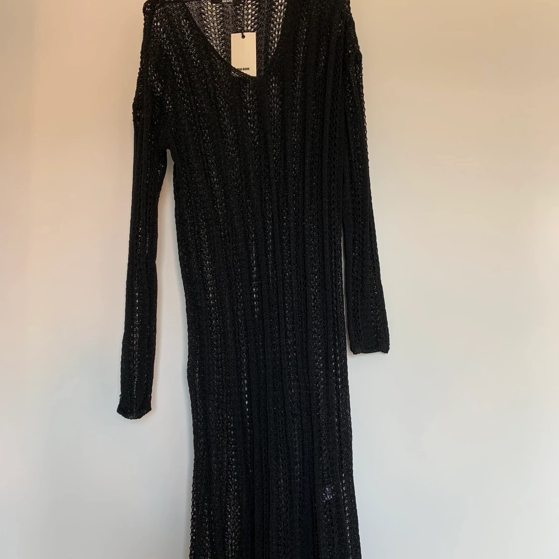 Stickad klänning i svart från Bikbok - 91