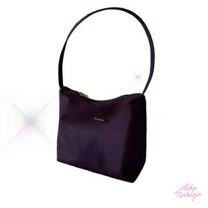 Lila 90s axelväska 💕🦋 - Supersöt lila axelsväska i superbra skick 💞