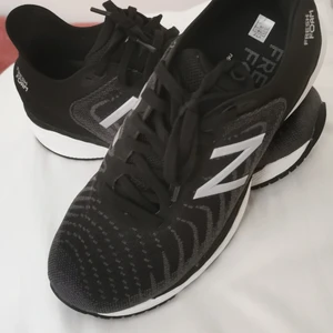 New Balance  - Originala new balance Storlek 36,5, sulan av silikon. 