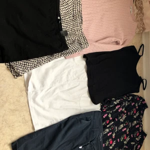 Massor av kläder - Massor av kläder för 100 kr,är i fint skick.Är i storlek S-M. I fint skick. Kan hämtas/Be gärna om mer bilder privat 