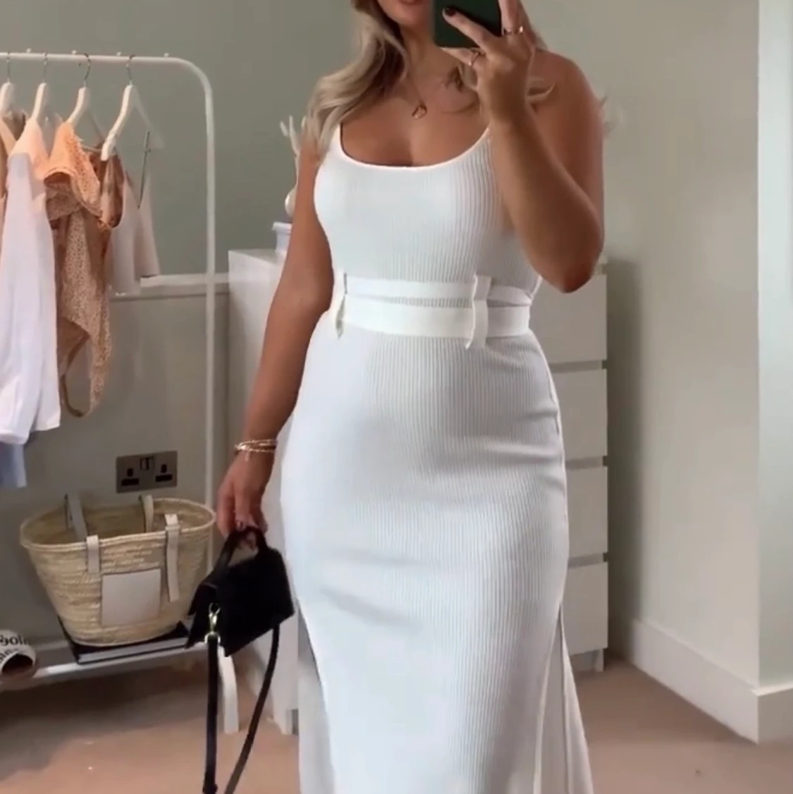 ZARA VIT STICKAD KLÄNNING  - 90