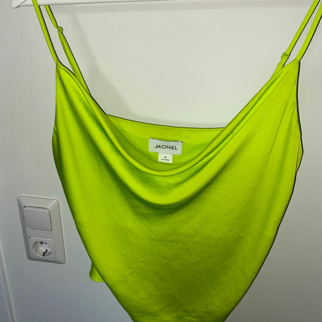 Limegrönt satinlinne