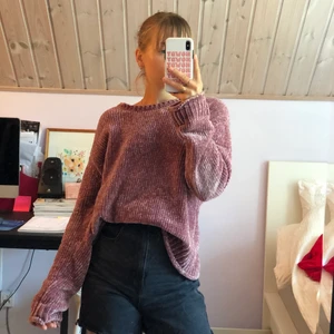 Stickad sammets tröja S - Varm och mysig stickad tröja i sammets-liknande material, storlek S🌸 Priset är inkl frakt!