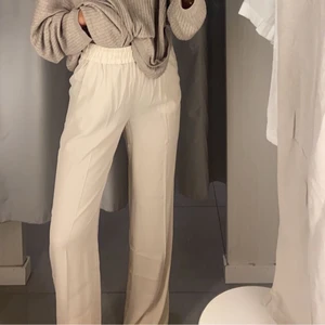 Byxor  - Linne aktiga byxor från hm, världens skönaste men är tyvärr för stora💖 frakten ingår.