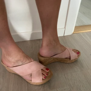  CL by Laundry stl 8,5/ 39  - Jättefina skor. Använda endast en gång. Nyskick. Nya kostar ca 550kr. Mitt pris 205kr inkl frakt