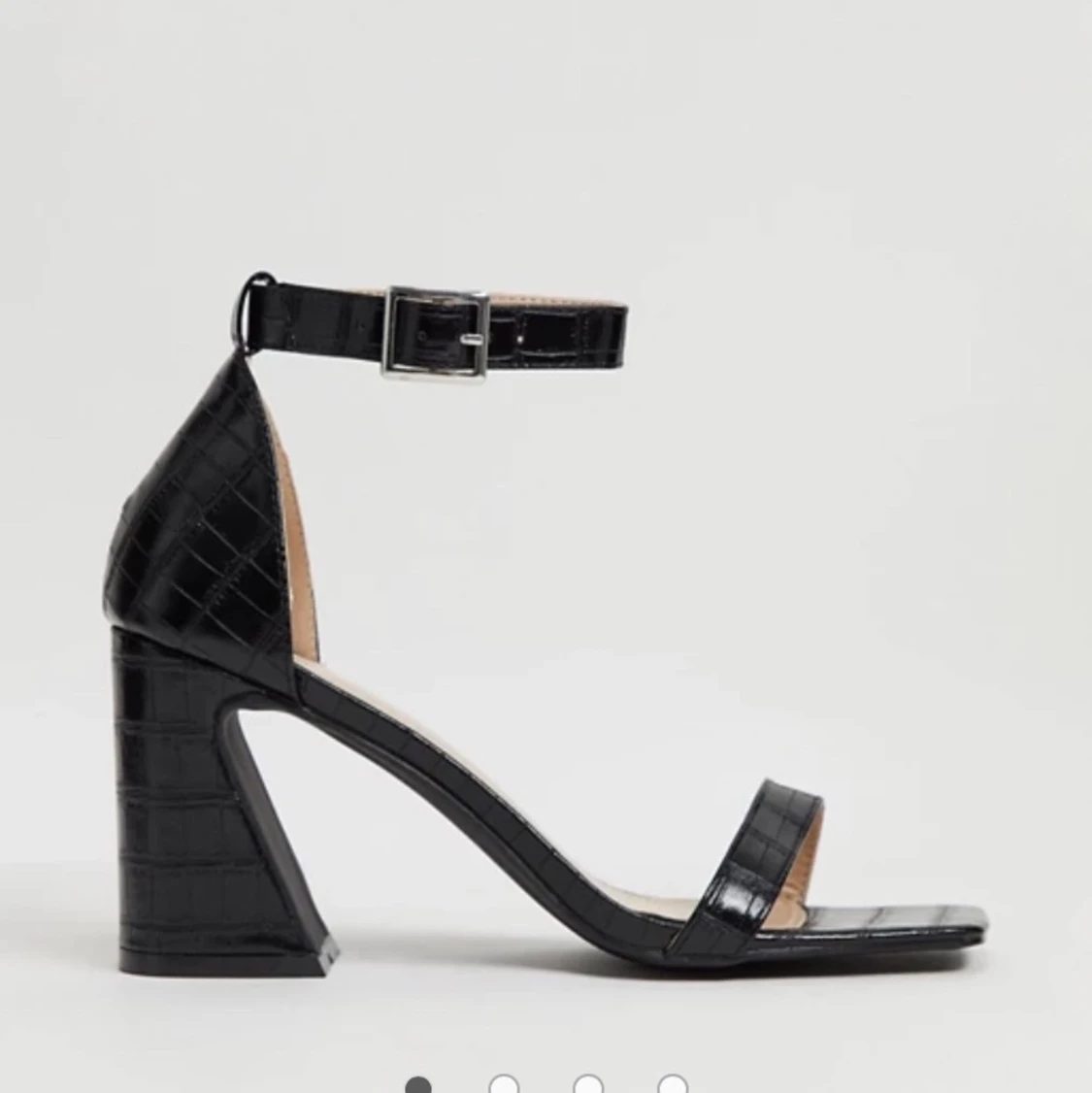 Krokodilmönstrade klackar