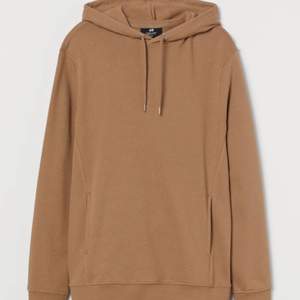 As najs oversized brun hoodie. Frakten står köparen för 🥰