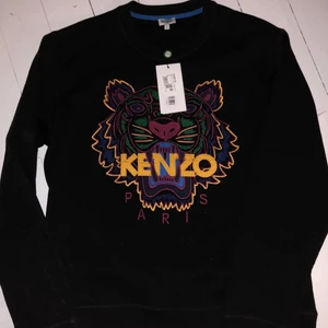 Kenzo, Hugo boss - ❌KENZO SÅLD❌Fler bilder kan skickas!! Vid snabb och smidig affär kan priset sänkas. 1400 för båda, nypris kenzo: 2200kr. nypris hugo boss: 1800  kenzon är använd fåtal gånger och HB tröjan är sparsamt använd.            Hör av dig vid frågor! 