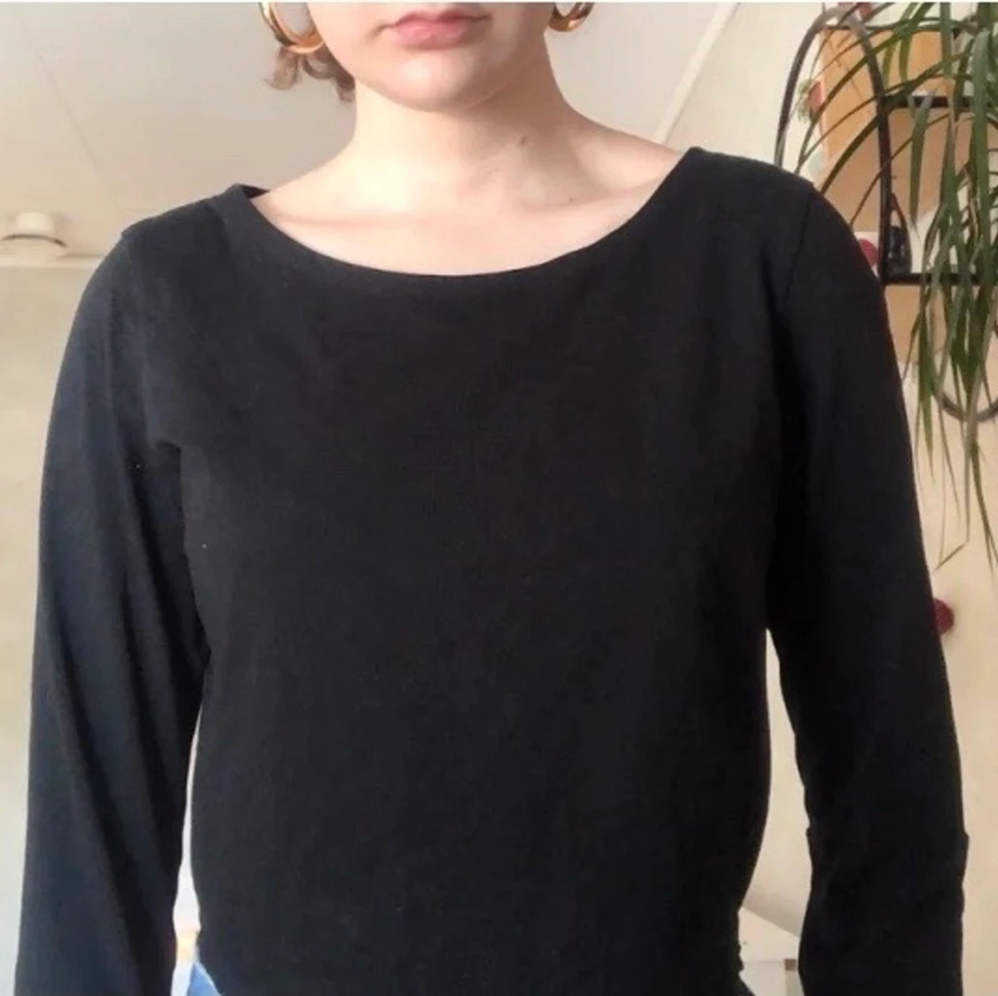SNYGG SVART TRÖJA SÄLJES BILLIGT! - 90