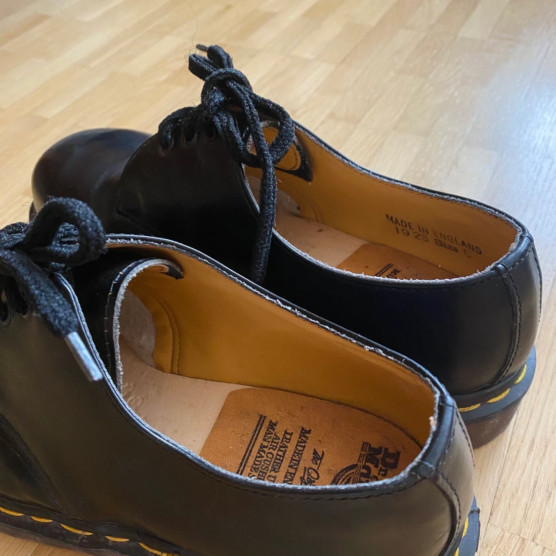 Svarta låga dr martens - 90