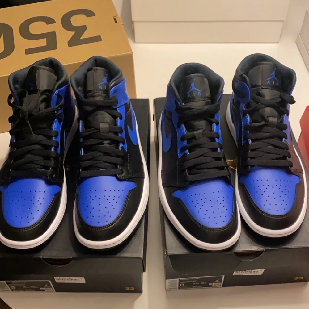 Jordan 1 mids. Strl 41 & 42.5. Säljes för 2199kr styck! . Skor.