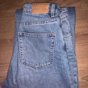 Yoko jeans - Säljer mina Yoko jeans från monki, kommer aldrig till användning längre. Köparen står för frakt!