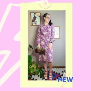 Autumn new fav vintage dress - This can be your favorite midi dress ever!   With a floral pattern, long sleeve and belt this will win your heart! <3  You can wear it with high boots or ankle boots to a stylish and pratical look.  Wear it everywhere!    ♡ This item was previously hand washed with non allergenic laundry soap and it is ready to be part of your closet.  All products are packed in s beautiful eco-friendly package.  Size: 40. Material: 100% cotton. Condition: Really good! ♥ Has no stains, no damage, perfect condition. 