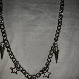 Halssband  - Gå in på min oh för att köpa har fler and det här julia.smycken 