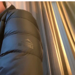 dun jacka,Mckinley - Helt oandvänd dun jacka ifrån Mckinley som inte kommer till andväning den är aldrig andvända och är som ny 