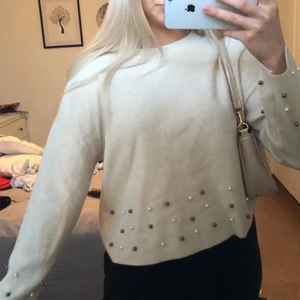 Tröja från chiquelle storlek S - Använder aldrig detta plagg drf säljer jag de. Men super skönt material! Köparen  står för frakten !✨💕