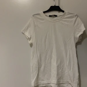 Vanlig vit t-shirt🤍 - En vanlig vit t-shittt🤍🤍