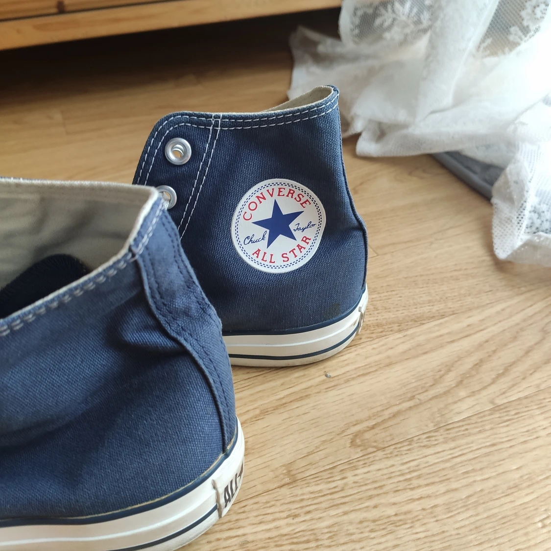 Jeansblå Converse i storlek 41 - 90