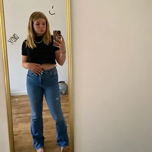 Bootcut jeans - Aaahhhh, älskar dessa, men måste sälja då de börjar bli för små:( Storlek 38 och köptes från början för: 399kr!!💘💘💘