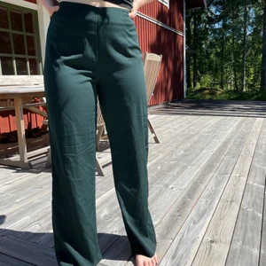 Kostymbyxor - Mörkgröna kostymbyxor köpta på plick:)