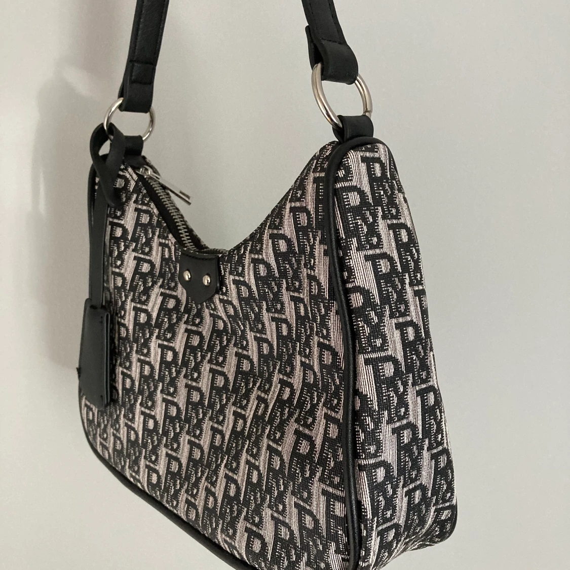 Diorliknande väska - 90