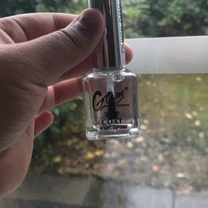 Top coat - top coat, 15 ml, märket är glam of sweden, använd 1 gång så den är som ny. quick dry , 21 kr ink frakt