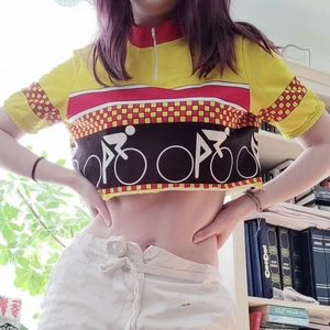 Cropped het cykeltröja✨✨ - Blixtlås vid kragen skriv om du undrar nåt o pris e alltid diskuterbart💖💖✨✨