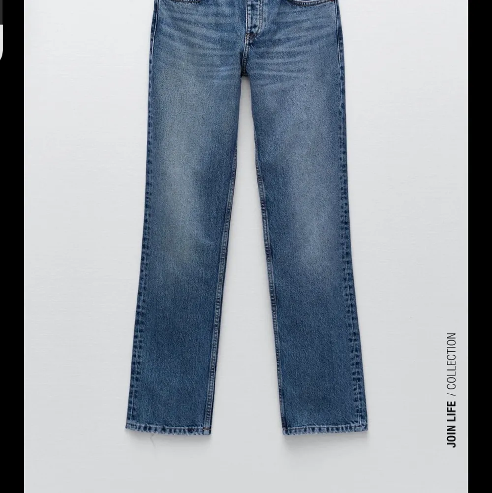 Hej! Säljer vidare dessa jeans i storlek 36 då dem var försmå för mig! Endast testat dom så i nyckick😊 hör av dig för fler bilder. Jeans & Byxor.