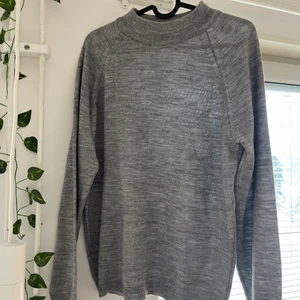 Grå tröja - Superfin och skön, använder för lite.