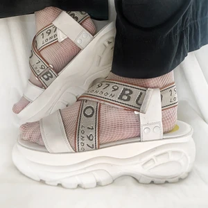 Buffalo London white sandals I slippers  - Size 40 buffalo London sandal shoes. Buffalo Classic sole, chunky platforms with white genuine leather insole and canvas straps with burdock.