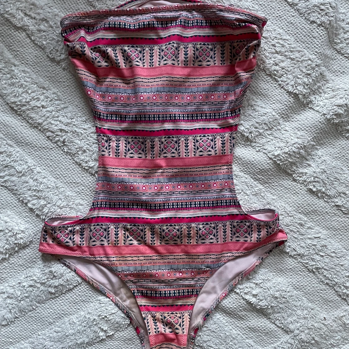 Rosa mönstrad baddräkt