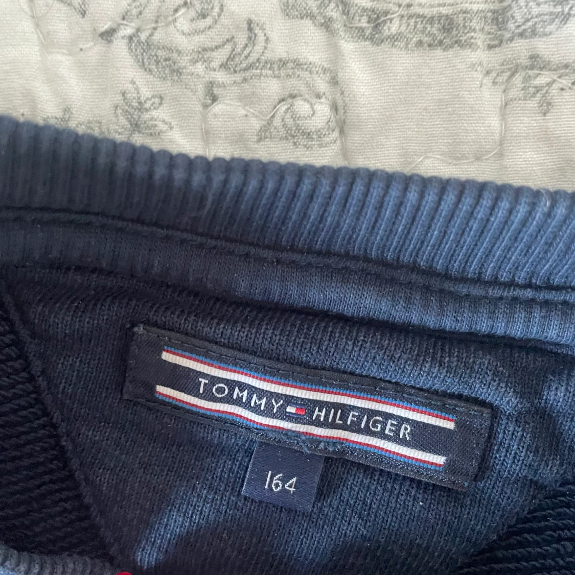 TOMMY HILFIGER TRÖJA - 91