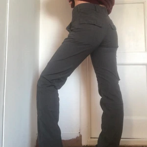 Byxor - Snygga byxor. Är 162cm lång och har vanligtvis xs. Kan mötas upp i Gbg annars står köparen för frakt✨☀️