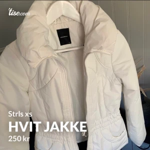 Hvit boblejakke - Helt ny, selges fordi jeg ikke bruker den