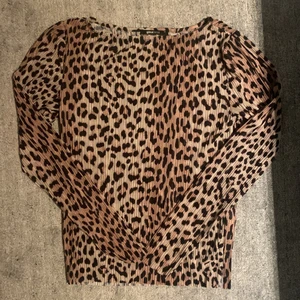 Leopard topp - Leopard topp från Gina Tricot! Hör av dig om du är intresserad❣️